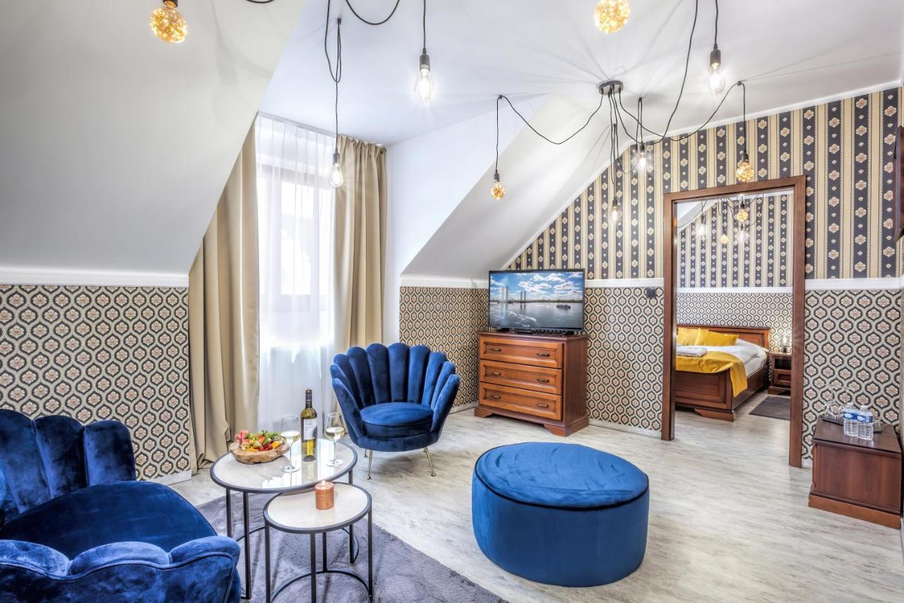 Hotel Beta Bzenec Bagian luar foto