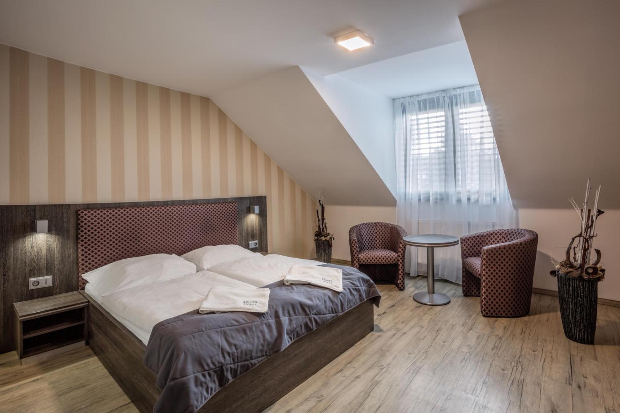 Hotel Beta Bzenec Bagian luar foto