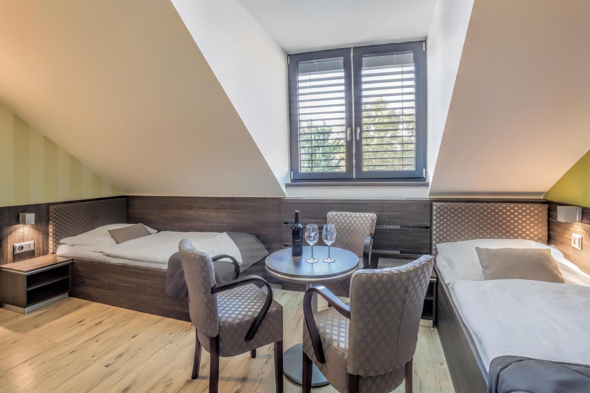 Hotel Beta Bzenec Bagian luar foto