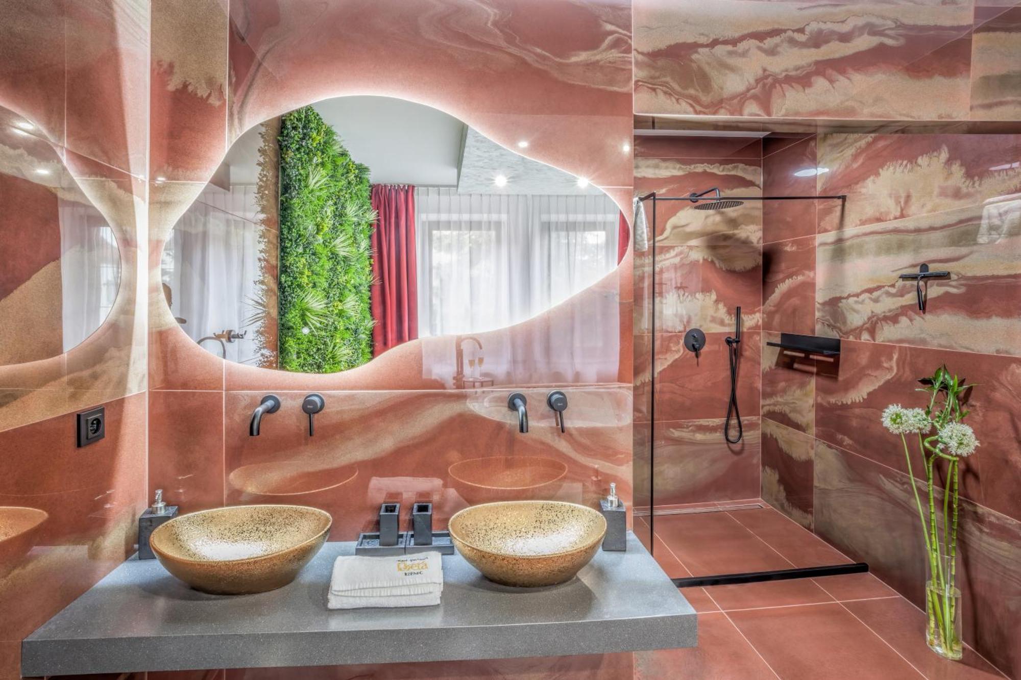 Hotel Beta Bzenec Bagian luar foto