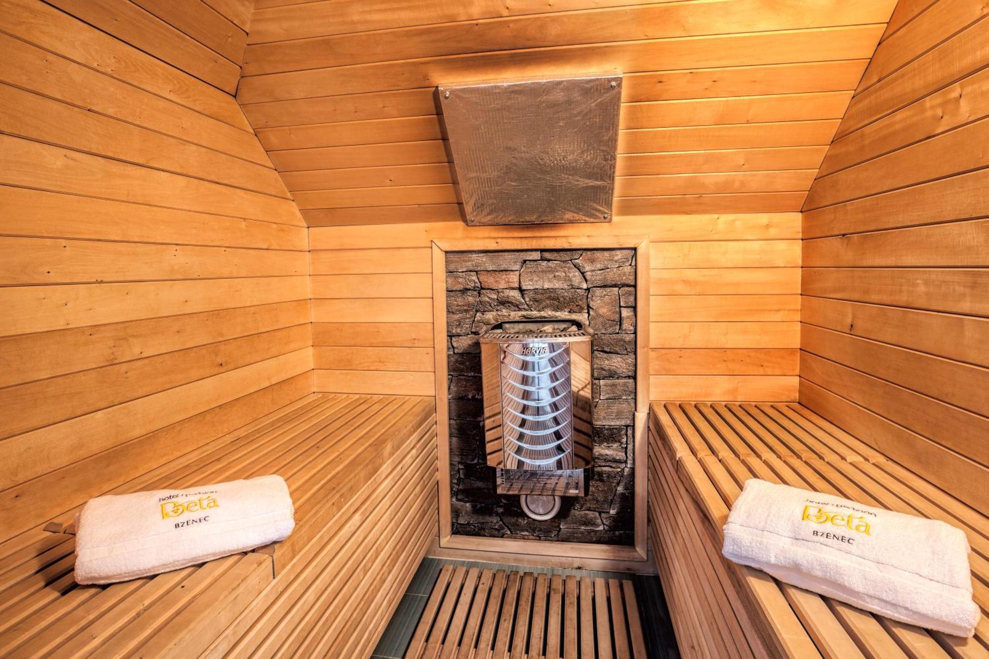 Hotel Beta Bzenec Bagian luar foto