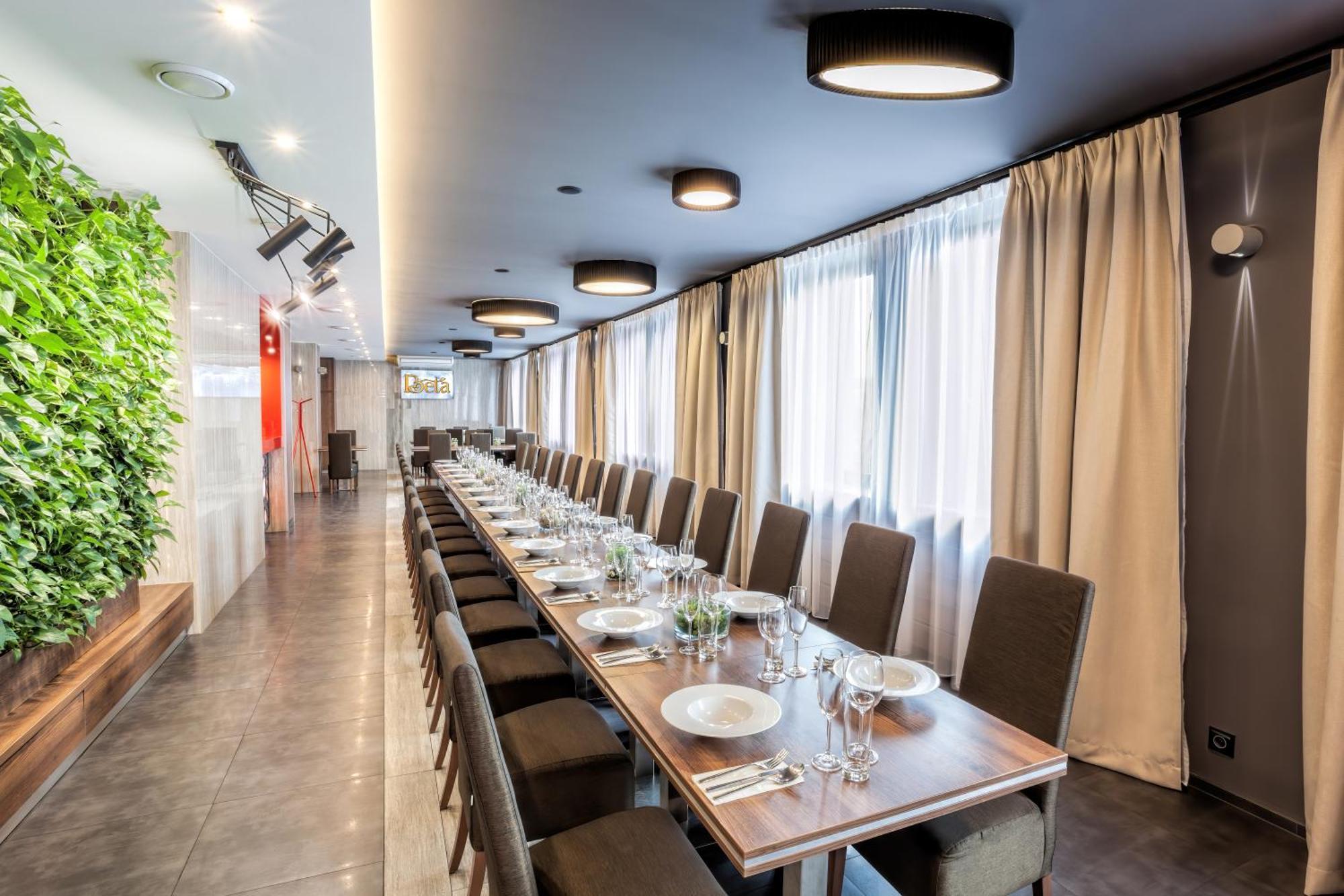 Hotel Beta Bzenec Bagian luar foto